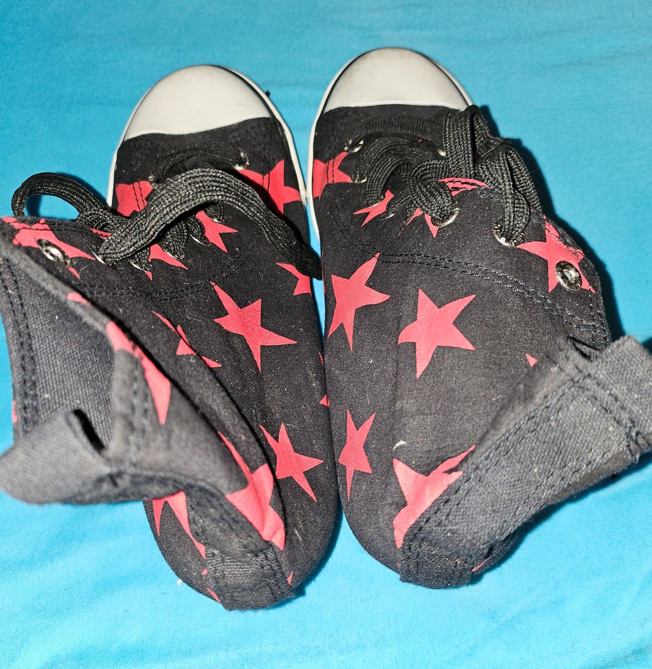 Scarpe da donna: Sneaker mit Sternen – Usato da Thun venduto da Shame 2