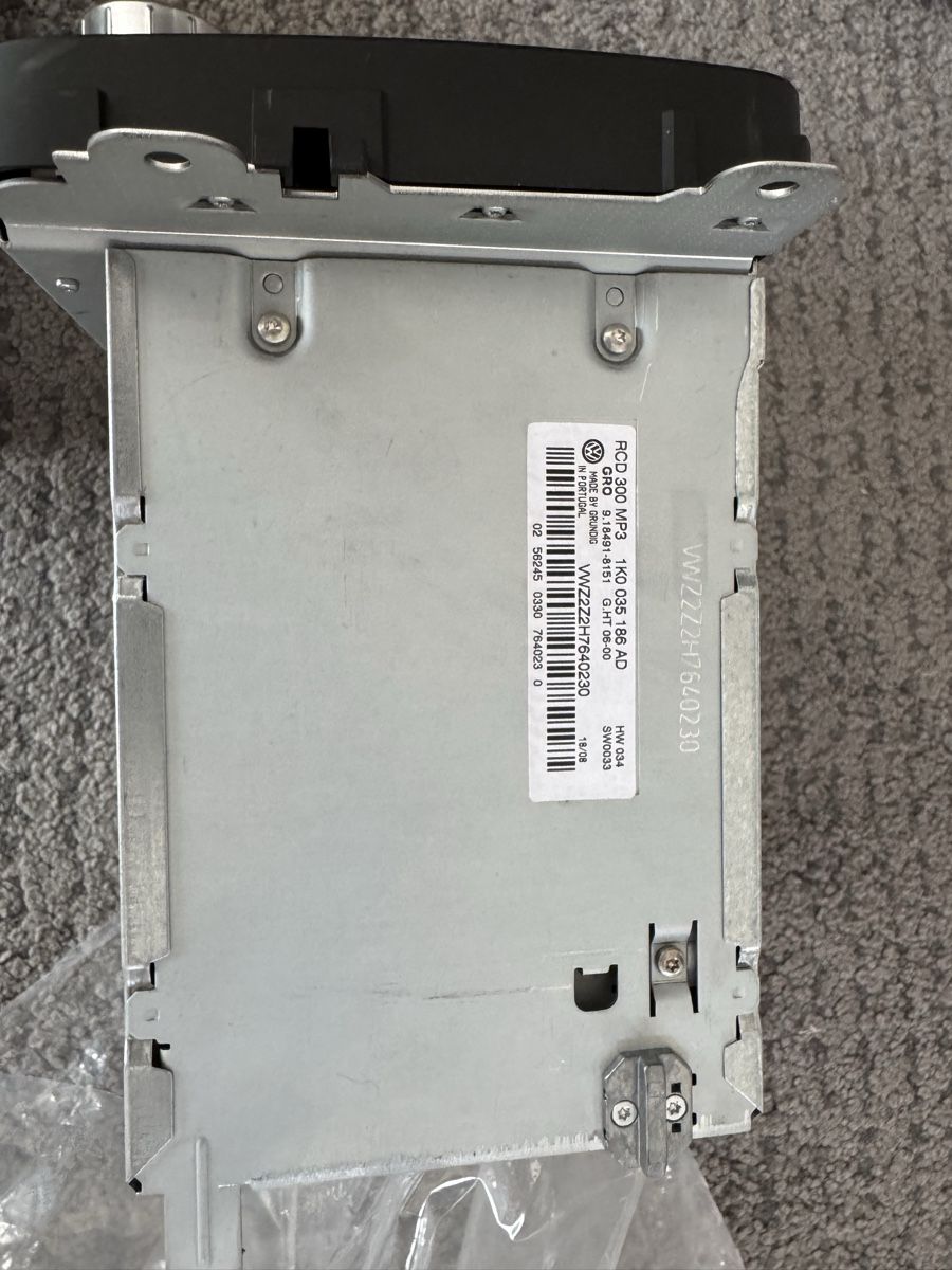 Sistemi audio & multimediali: Autoradio MP3 RCD300 – Usato da Mörschwil venduto da zalilla 3