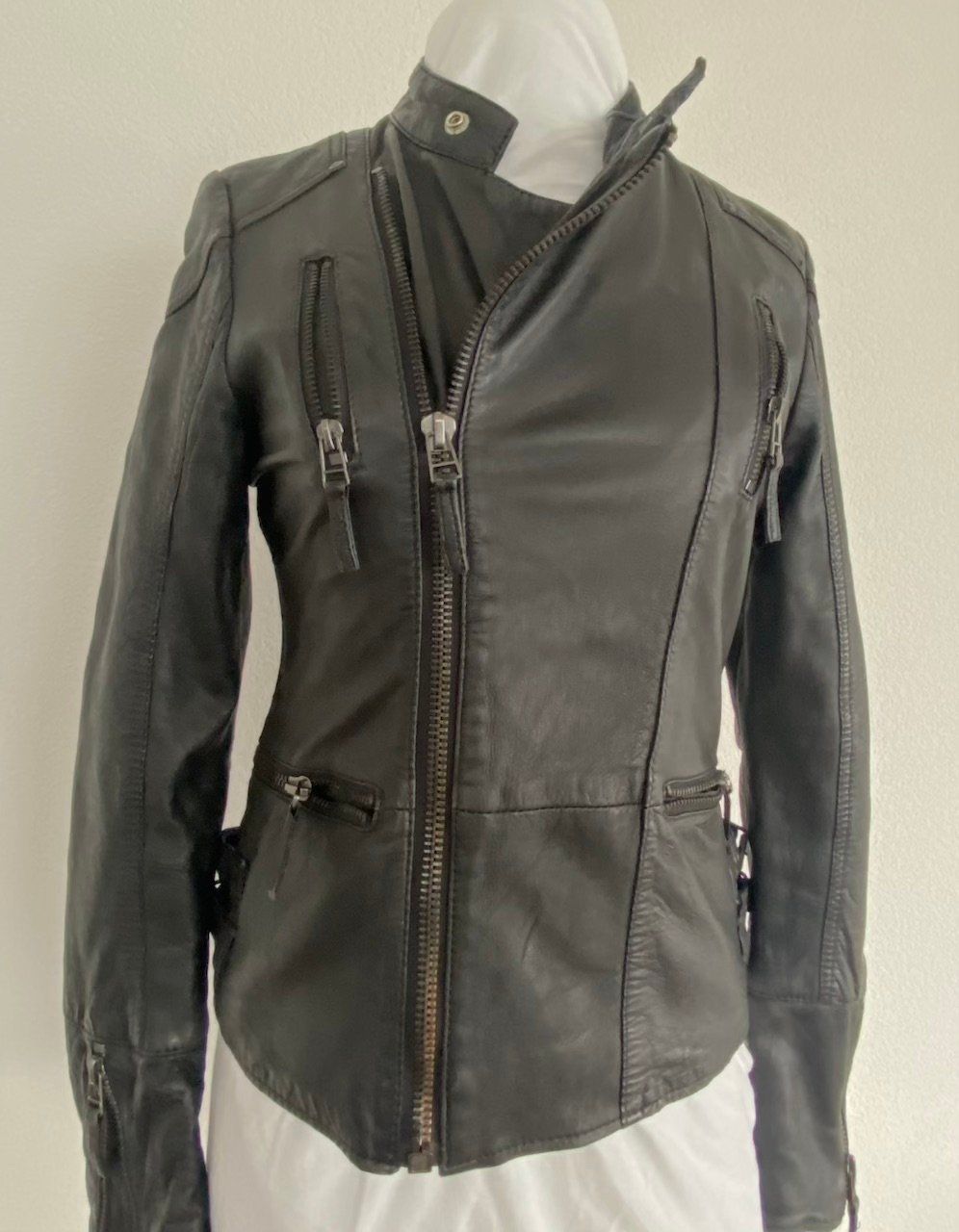 Giacche: Damenlederjacke - Lederjacke  von M.O.D – Usato da Ried-Brig venduto da Challi