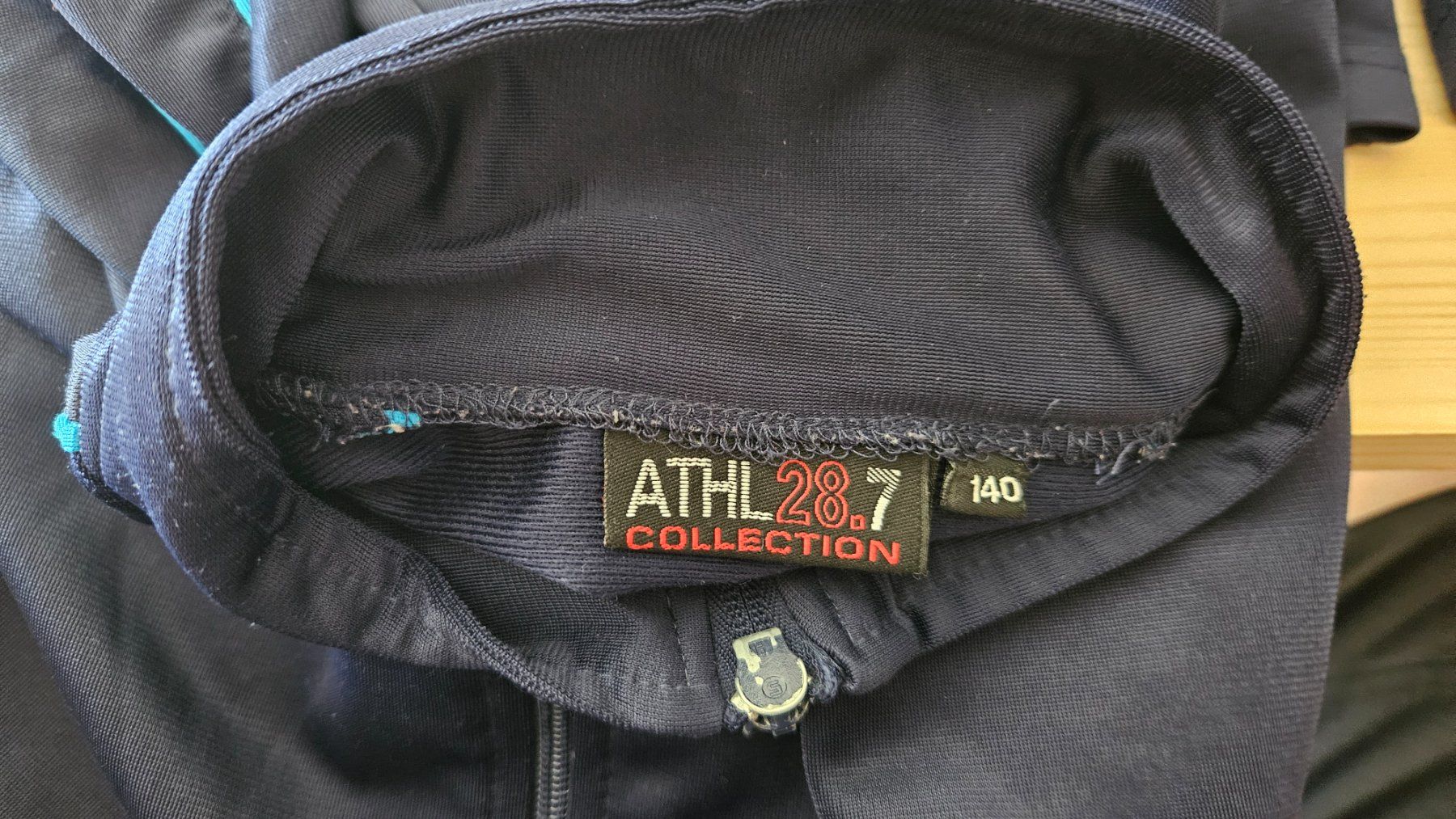 Lotti di vestiti: Trainingsanzug, Grösse 140, Top Zustand! – Usato da Escholzmatt venduto da _die_Kaempferin 1