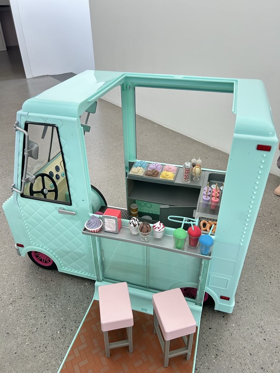 Our Generation Giocattoli: Our Generation Ice Cream Truck – Usato da Neuenkirch venduto da sil_zz8r 1