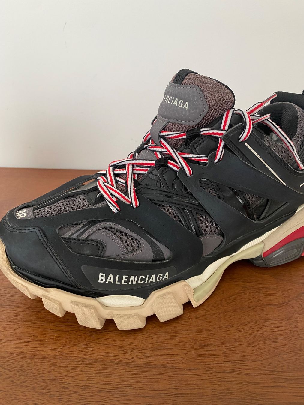Balenciaga Scarpe da uomo: Balenciaga TRACK, 38, noir + rouge – Usato da Bussigny venduto da cac_q2c6 6