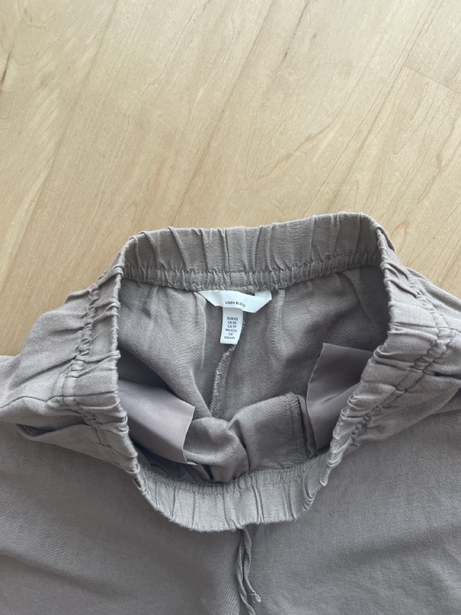 Pantalons: Freizeithose braun Grösse Xs gebraucht – D'occasion à Inwil par Ayrine2026 1