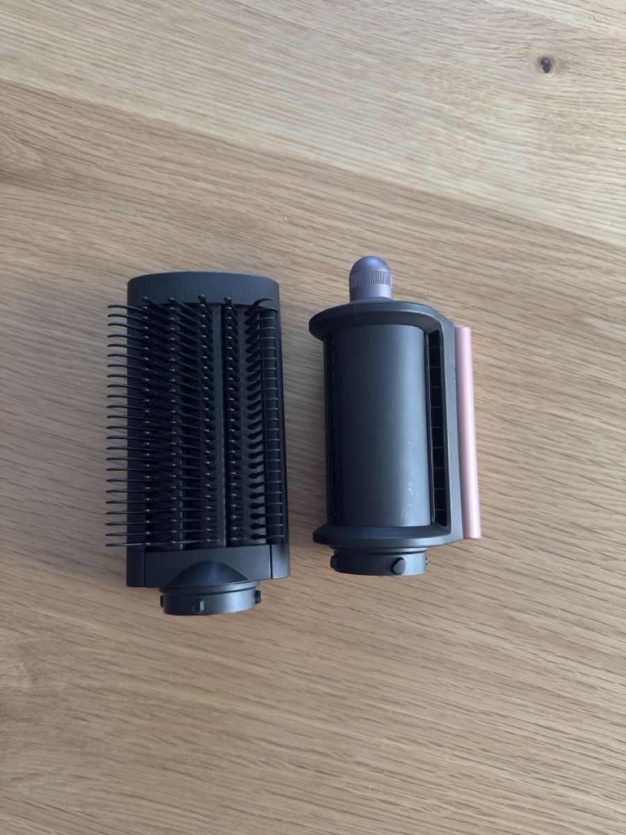 Dyson Asciugacapelli: Dyson Airwrap Aufsätze – Nuovo e nell'imballaggio originale da Landquart venduto da Fisch0004