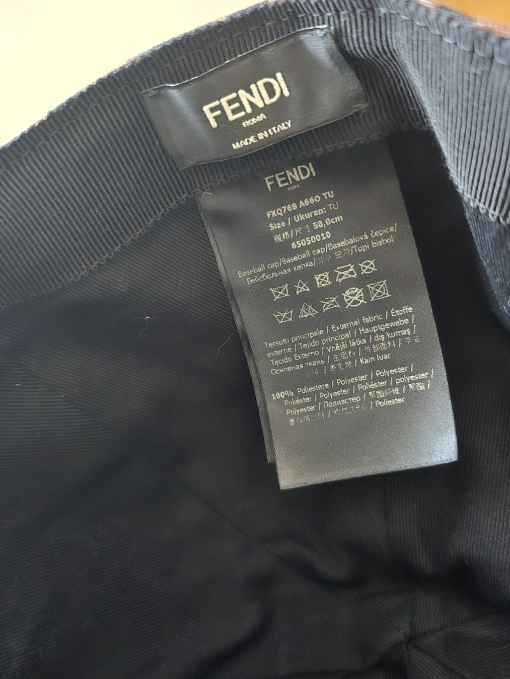 Fendi Copricapi, berretti & cappellini: Fendi Cap / Mütze – Usato da Gommiswald venduto da foundandreloved 4