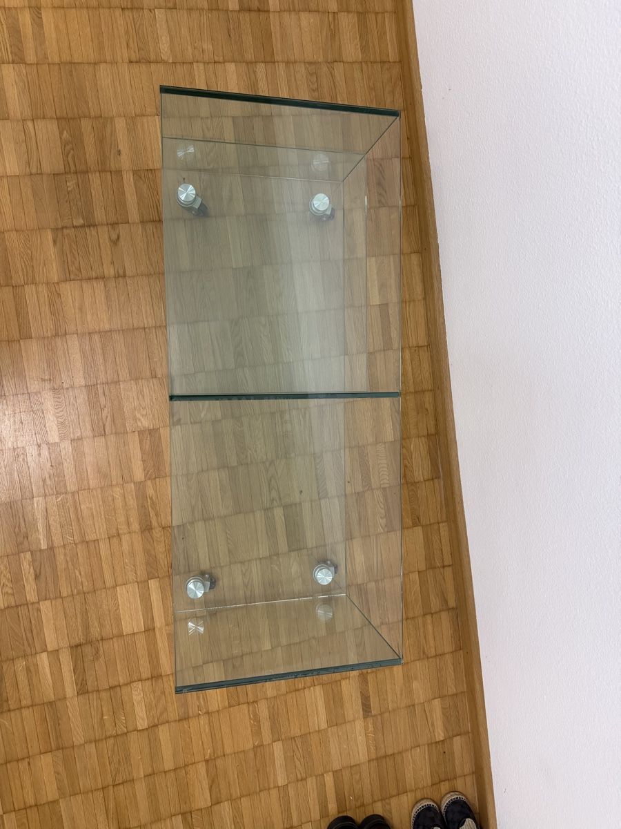 Pfister Mobili TV: TV Tisch aus Glas – Usato da Basel venduto da Hariva 2
