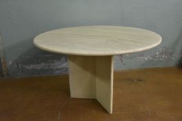 Designer Tisch aus Travertin