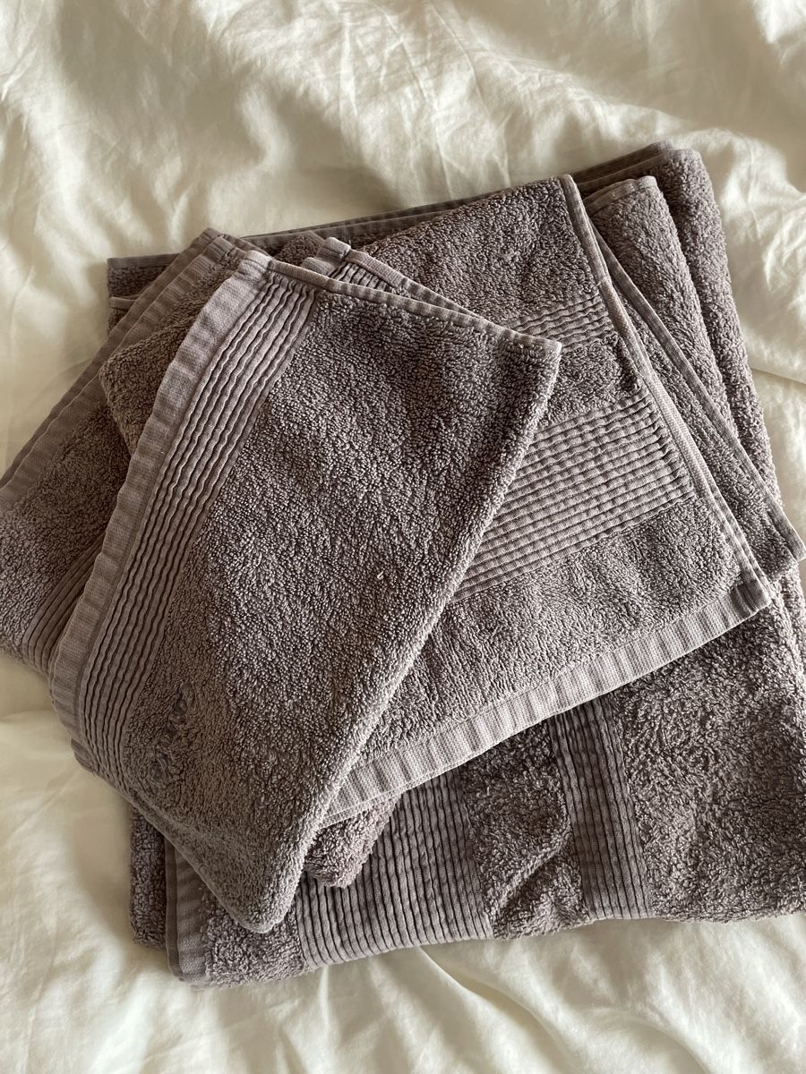 Calvin Klein Teli da bagno: Calvin Klein Frotteetücher – Usato da Richterswil venduto da Wildampfer
