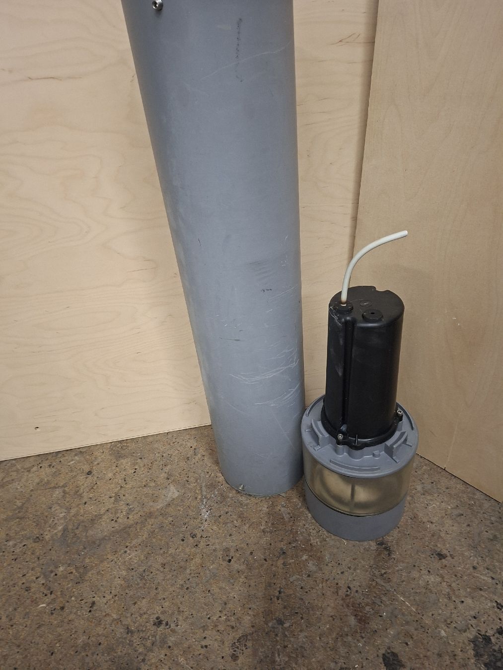 Lampade: Pollerleuchte E27 Fassung hellgrau 95cm  – Usato da Neunkirch venduto da MaElekt 1