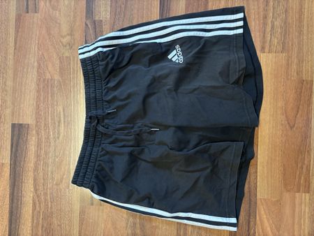 Adidas Shorts, Schwarz, Grösse M!