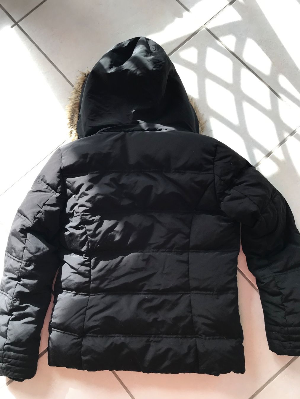Giacche & Cappotti: Winterjacke 164 Windjacke schwarz mit Kapuze – Usato da Grüningen venduto da kleiderstar 1