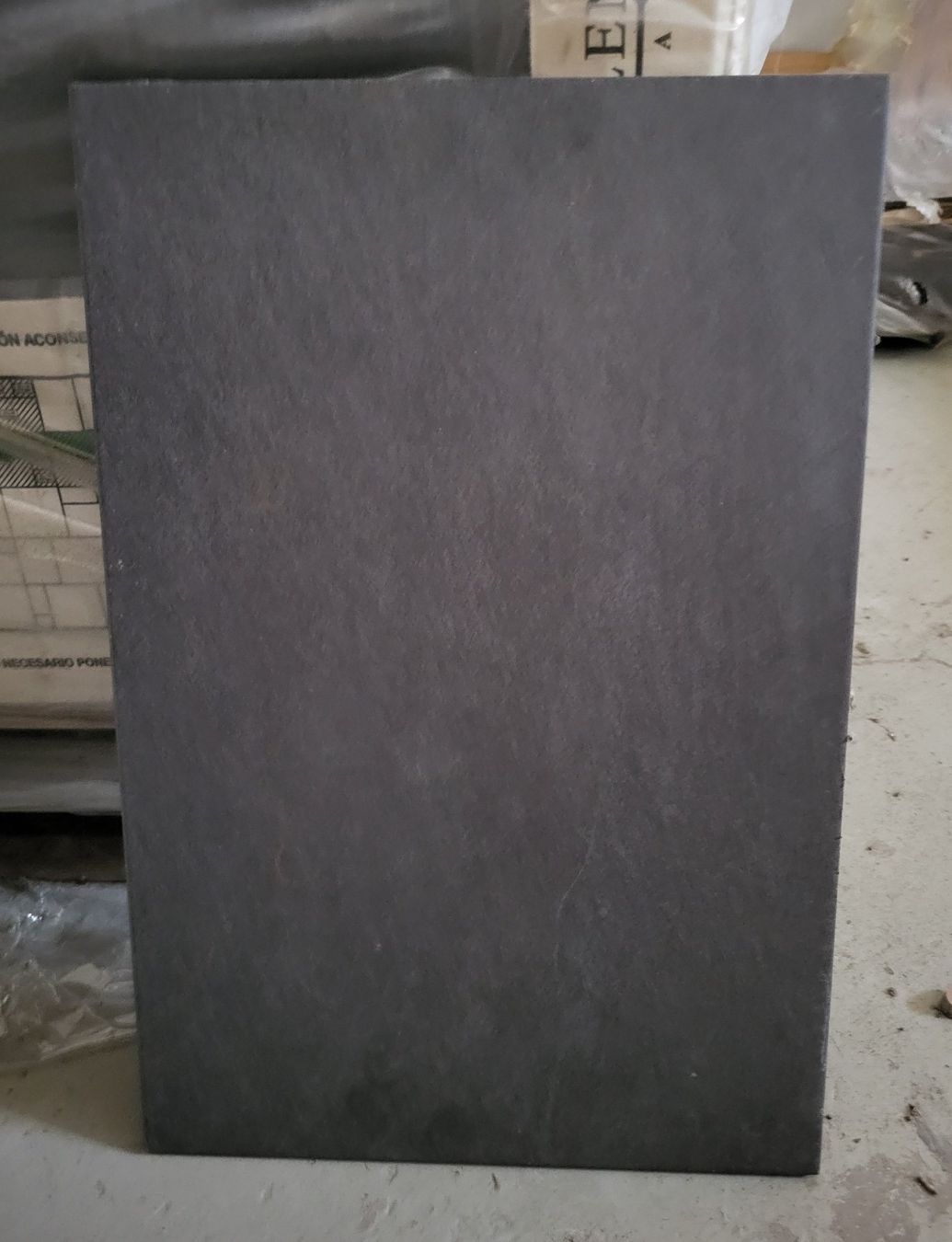 Bodenbeläge: Bodenplatten Modular Lava Negro / 1 Karton ca. 1m² – Neu (gemäss Beschreibung) aus Diessenhofen von Osio