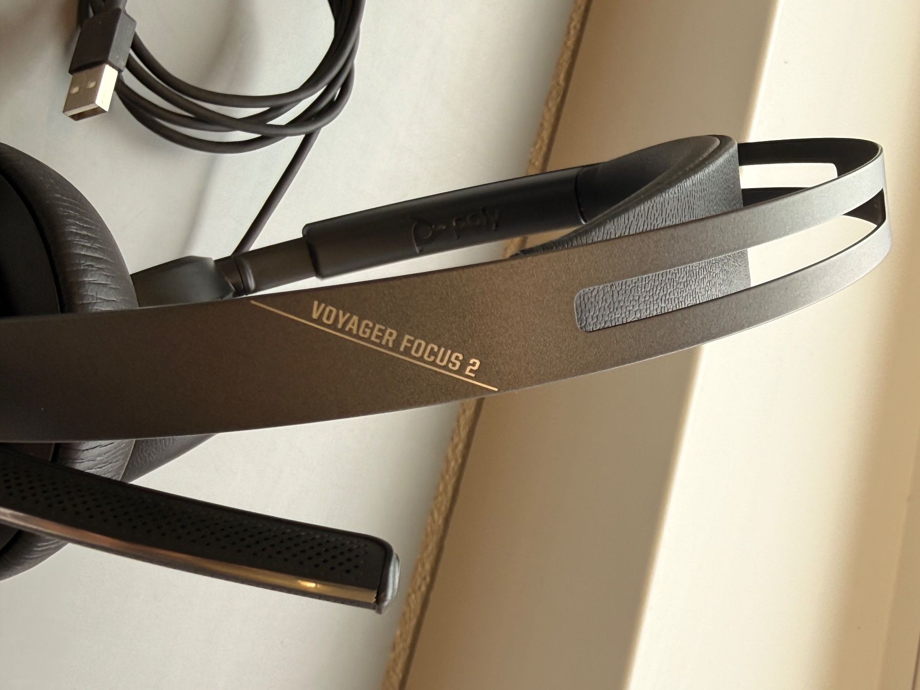 Cuffie: POLY Office Headset Voyager Focus 2 – Usato da St. Gallen venduto da FILTROX-IT 2