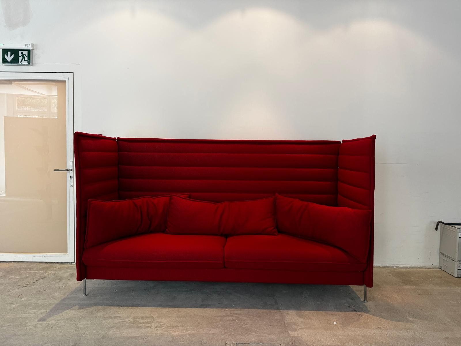 Vitra Sofas: Vitra Alcove 3er Sofa Rot – Gebraucht aus Zürich von Zapro
