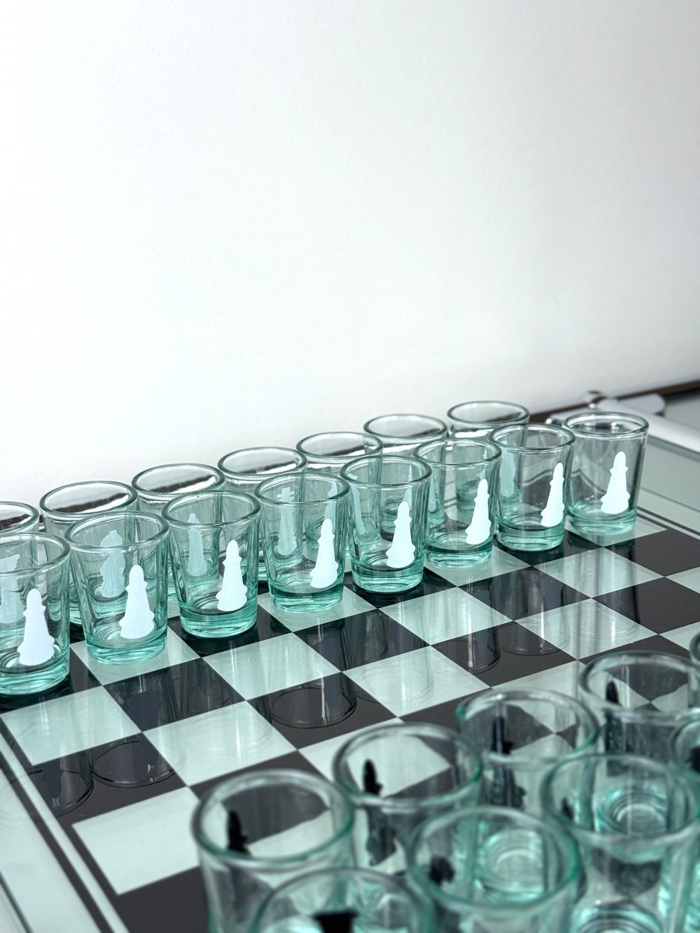 Giochi: Schachbrett mit Schnapsgläser – Usato da Riehen venduto da lor_d5w8 1