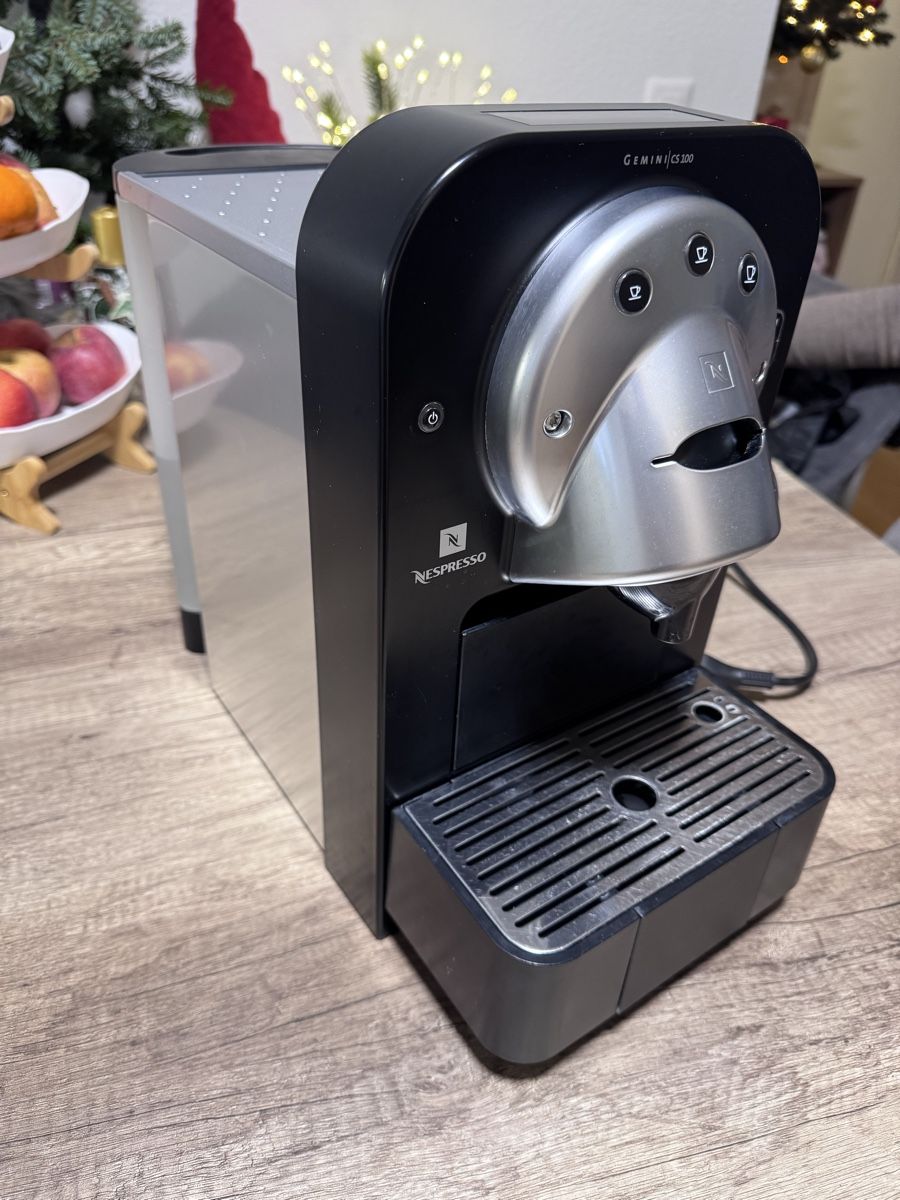 Nespresso Macchine per caffè & Macchine per espresso: Nespresso Gemini CS 100 pro – Usato da Regensdorf venduto da Trans-Speed-Delivery 1