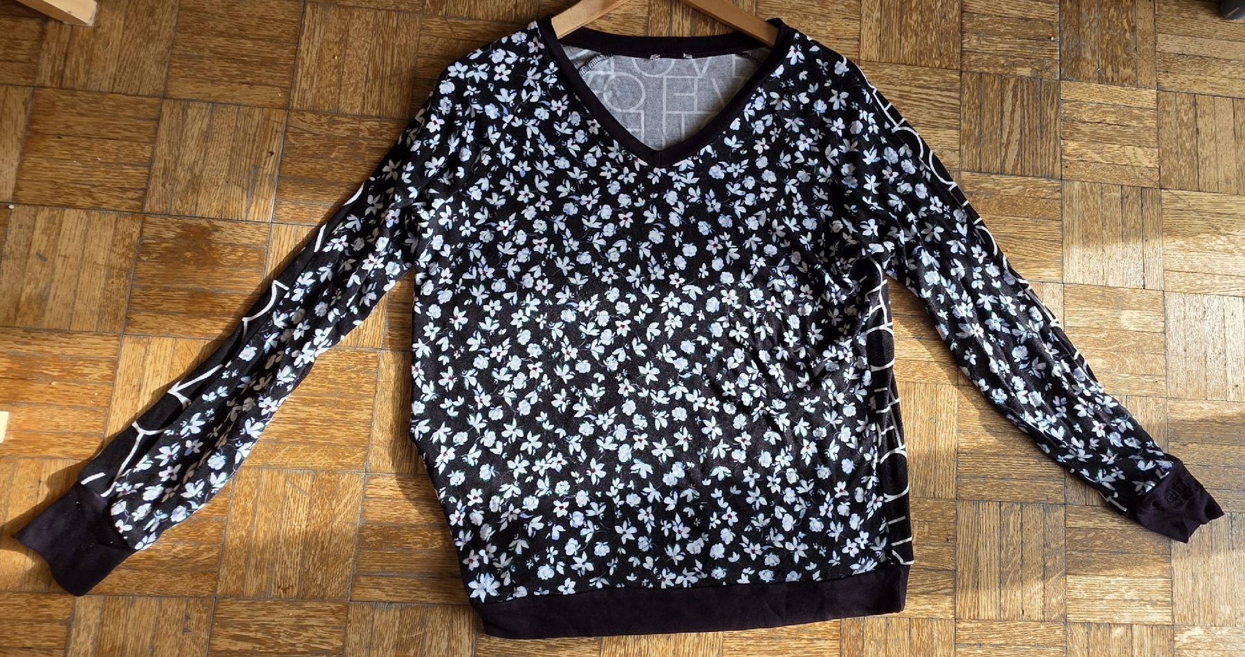 Pullover & Sweatshirts: Pull col V coton (brun/blanc) – Gebraucht aus Yverdon-les-Bains von van_dq65 8