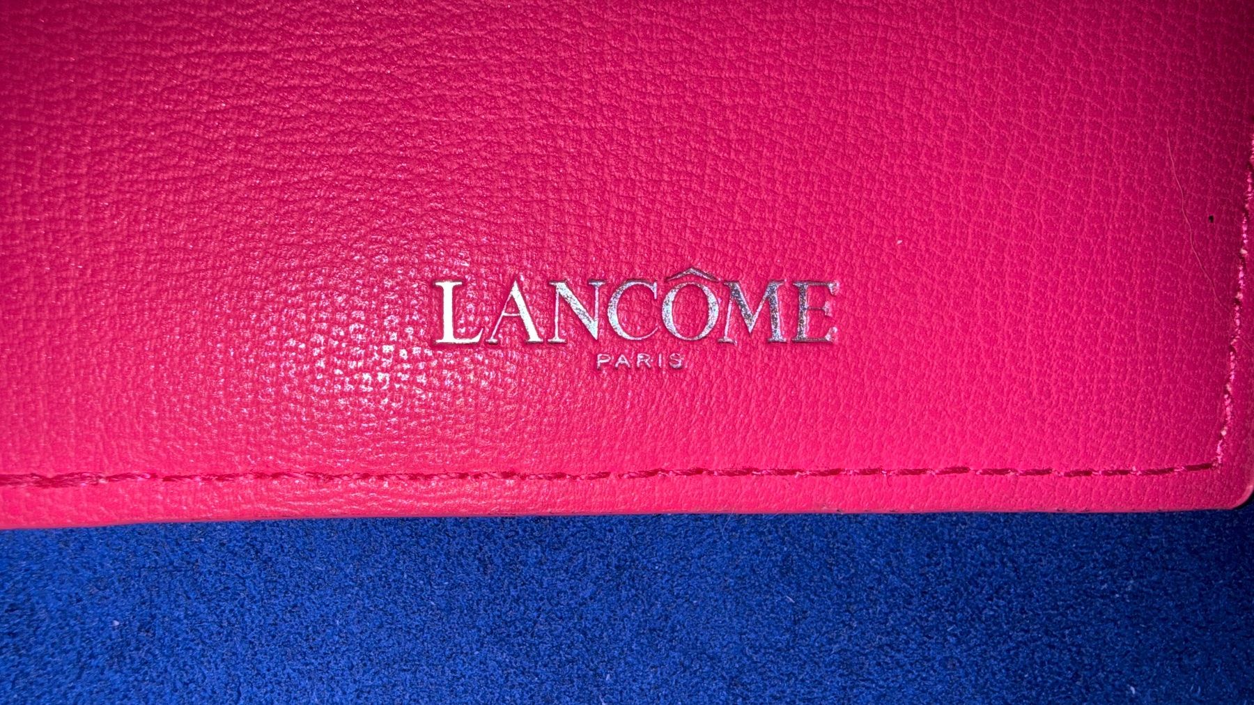 Portamonete: • Lancôme Kartenetui • – Nuovo (secondo la descrizione) da Basel venduto da mendoza13 2