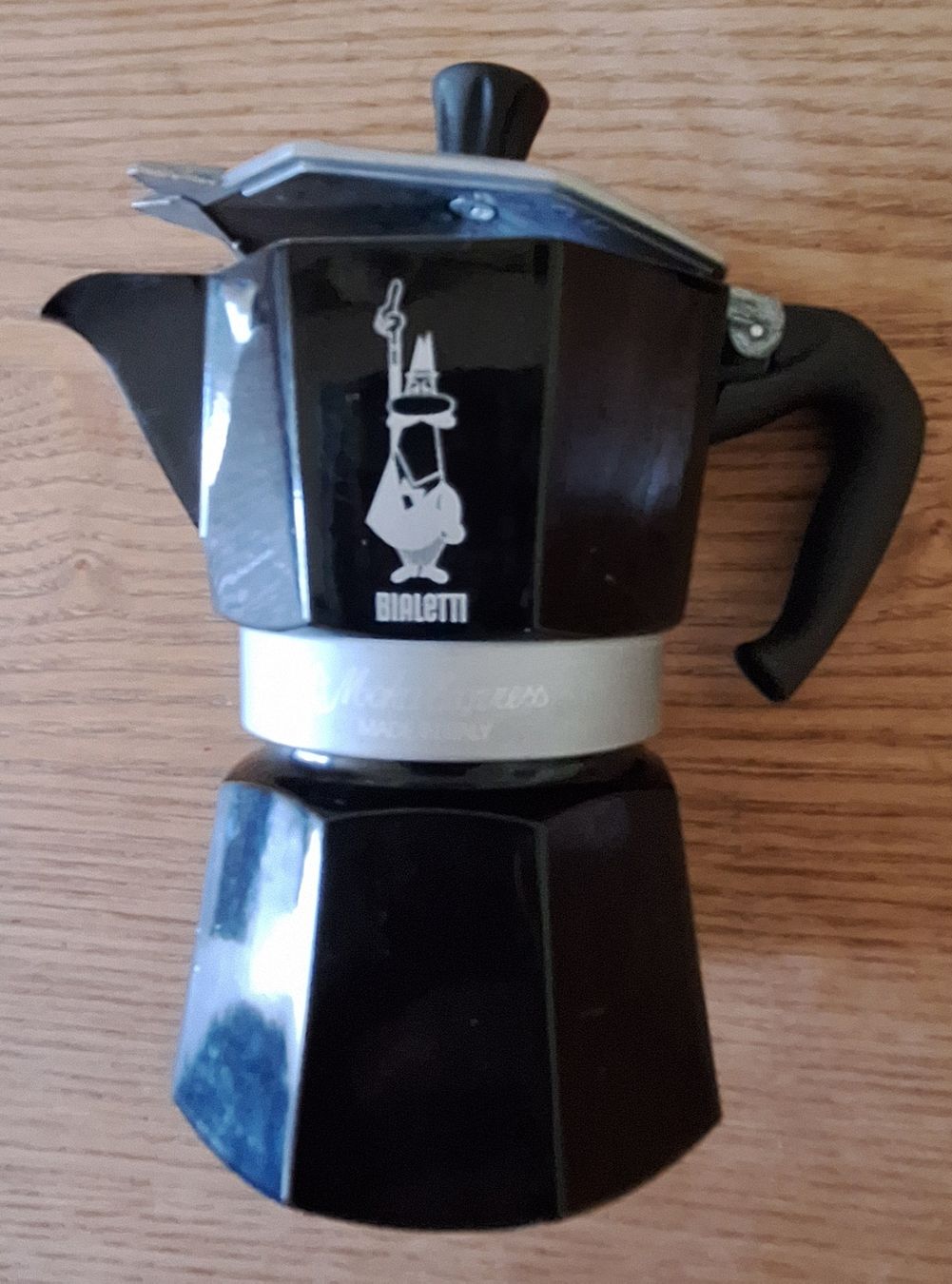 Bialetti Kaffeemaschinen & Espressomaschinen: Bialetti Espressokocher schwarz  – Gebraucht aus Adlikon b. Andelfingen von Kraemse