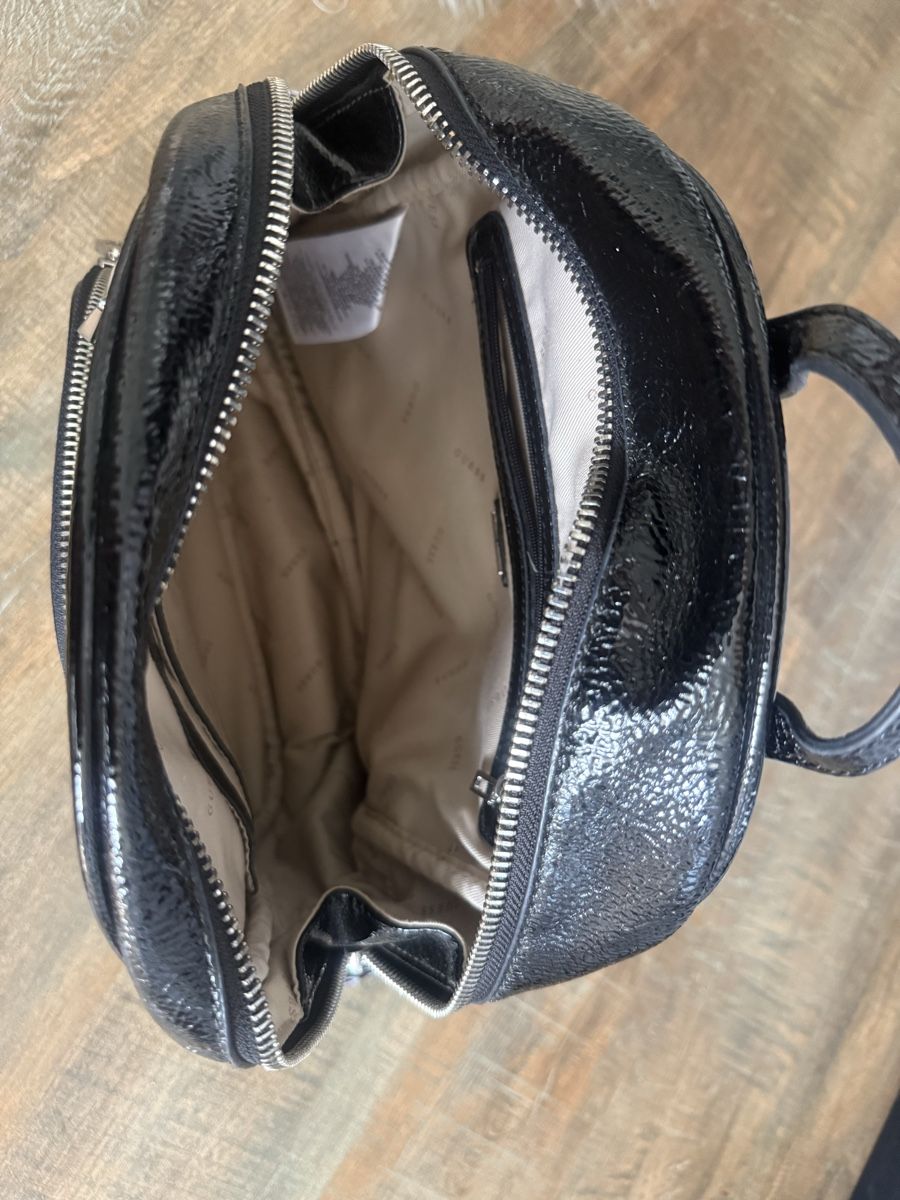 Guess Rucksäcke: Rucksack Guess Lack Schwarz Damen – Gebraucht aus Lachen SZ von zsucard 5