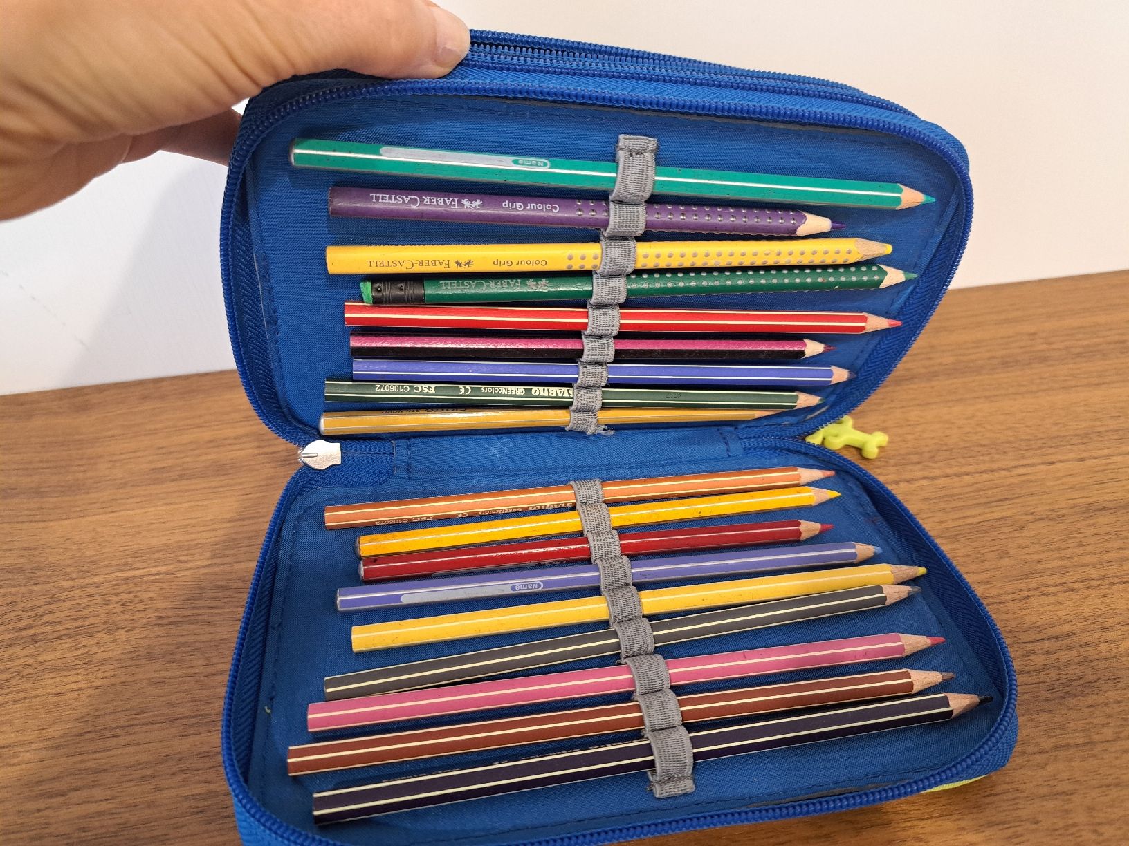 Step by Step Schüler-Etuis: Step by  Step Etui dreifach mit Schwerterlicht – Gebraucht aus bazenheid von salerno007 4