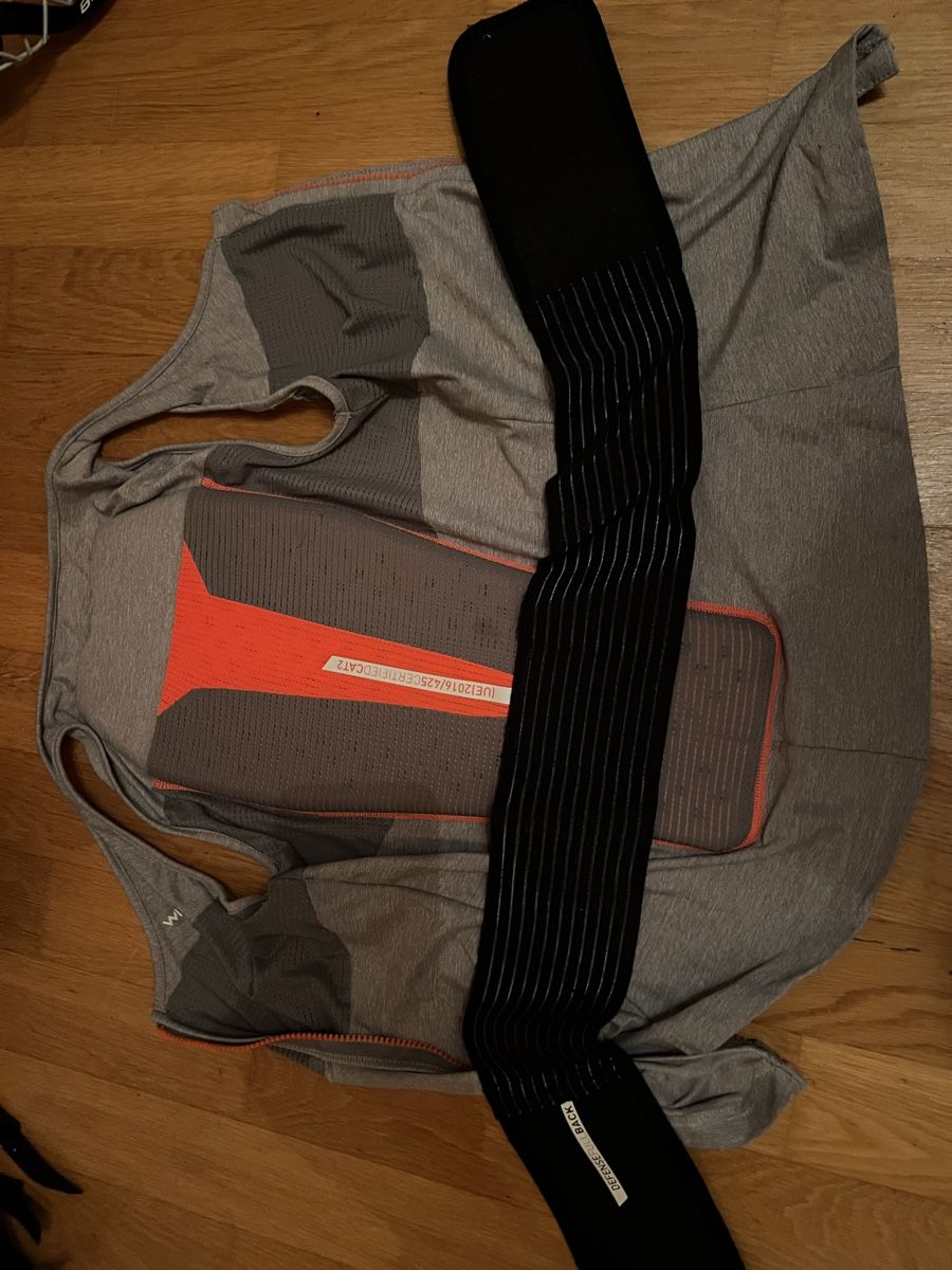 Decathlon Protections: Rückenpanzer Wedze – D'occasion à Henau par pacogima 1
