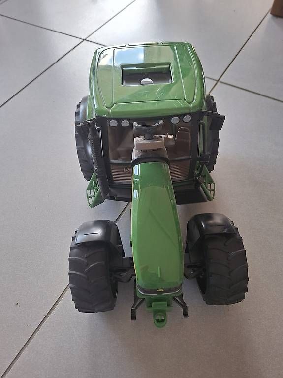 Giocattoli: Spielzeug Traktor – Usato da Dübendorf venduto da lar_95t9 1
