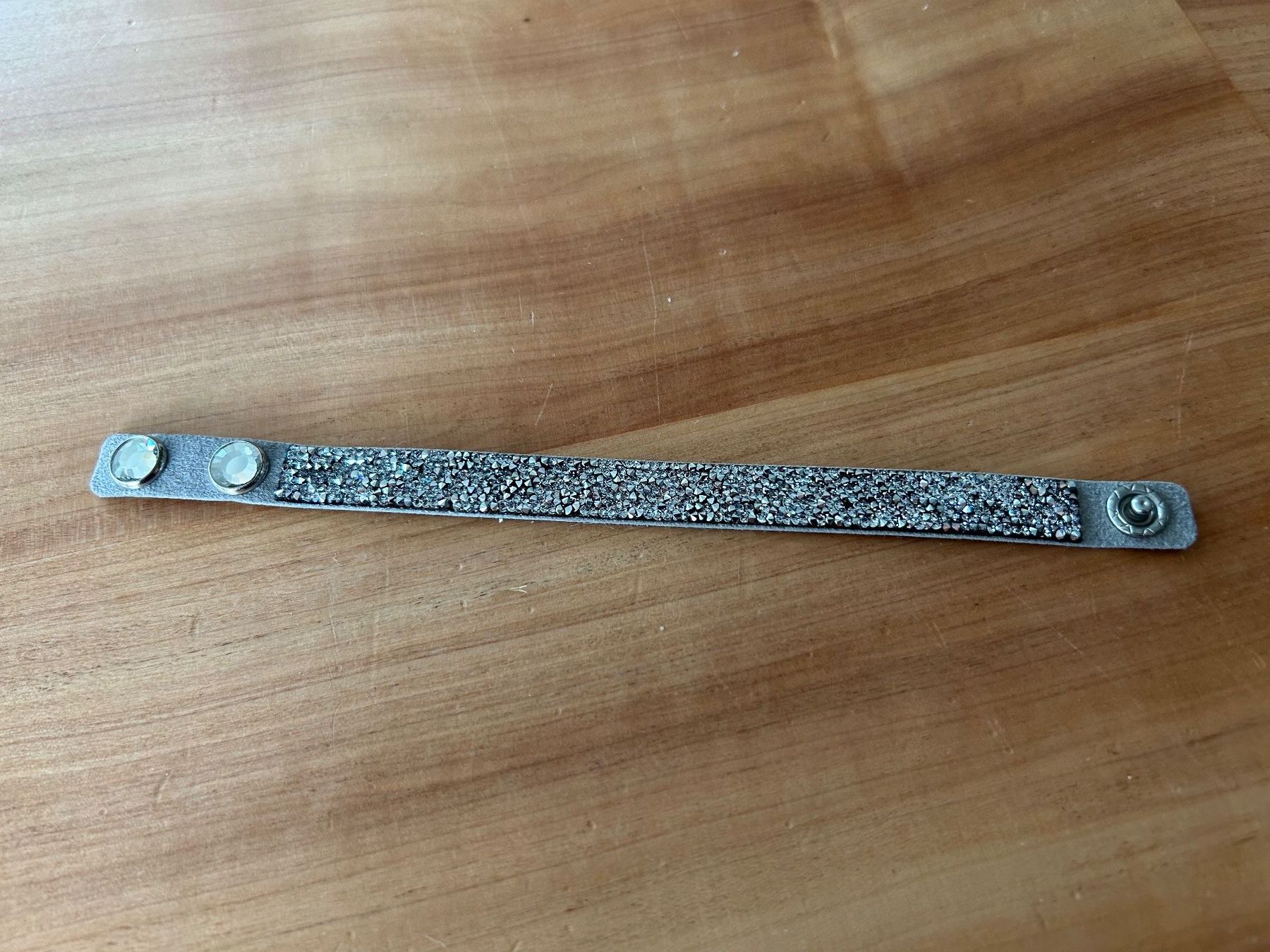 Swarovski Armbänder & -reifen: Swarovski Armband Leder silber/Grau neu – Neu (gemäss Beschreibung) aus Kaltbrunn von lagone1