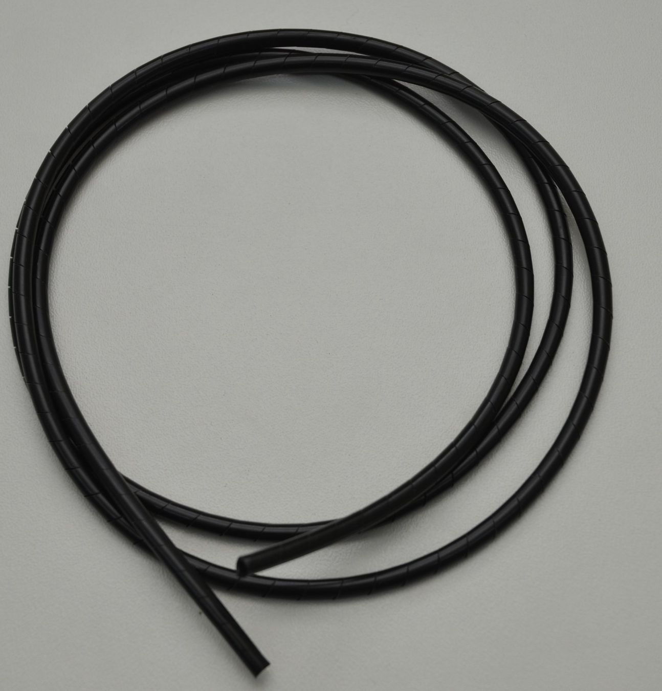 Modellismo RC: Spiroschlauch 4mm Schwarz 1Meter – Nuovo e nell'imballaggio originale da Rüti venduto da MSRCModelle 1