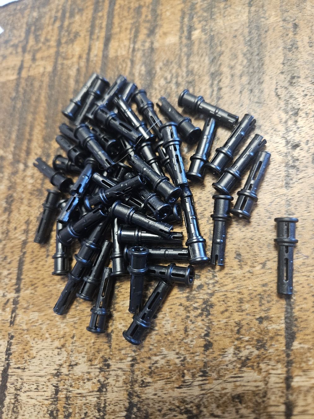 Lego Baukästen: lego 32054 lot de 50 pièces Black Technic, Pin 3L – Gebraucht aus Confignon von Ecrofigs 1
