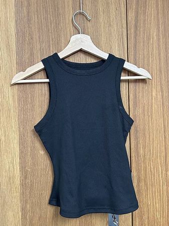 schwarzes Trägershirt