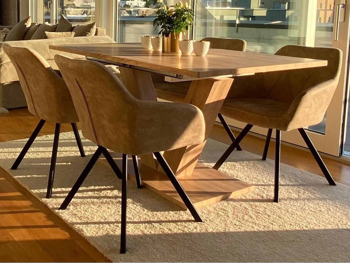 Beliani Tavoli: Tisch inkl. 4 Stühle – Usato da Hombrechtikon venduto da carnoz