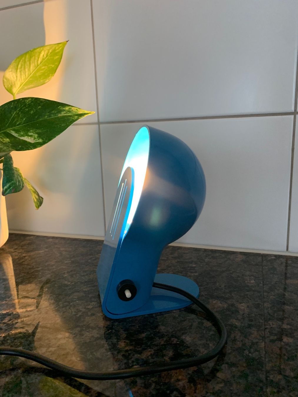 Lampen: Lampe de table Panda, Ambrogio Pozzi pour Harveiluce, 1970s – Gebraucht aus Nyon von Nicolas1897 2