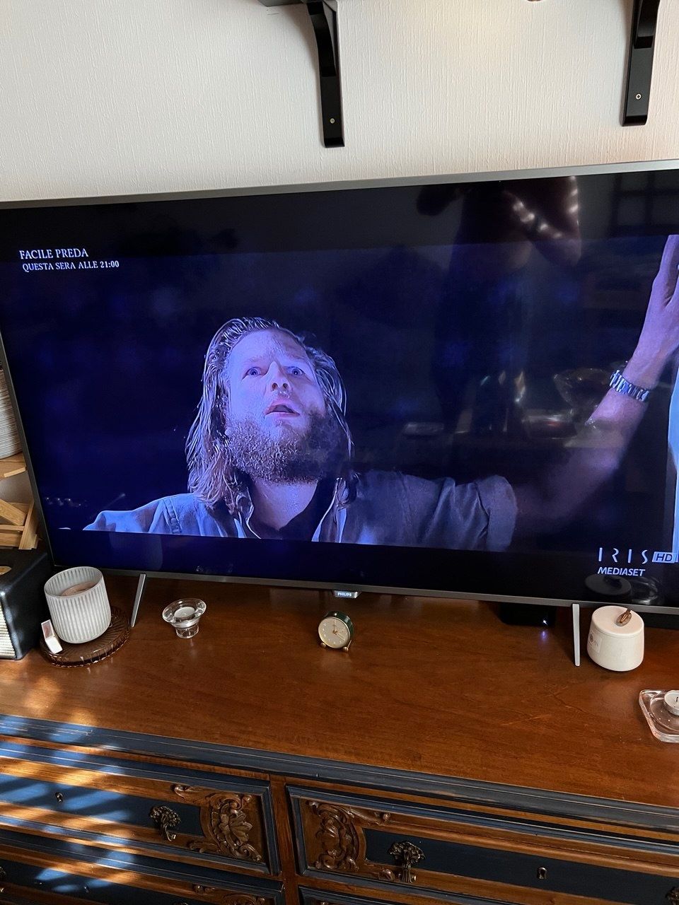 Fernseher: Philips 65” 4K Ambilight Smart TV – Gebraucht aus Lausanne von dia_xs9l 3
