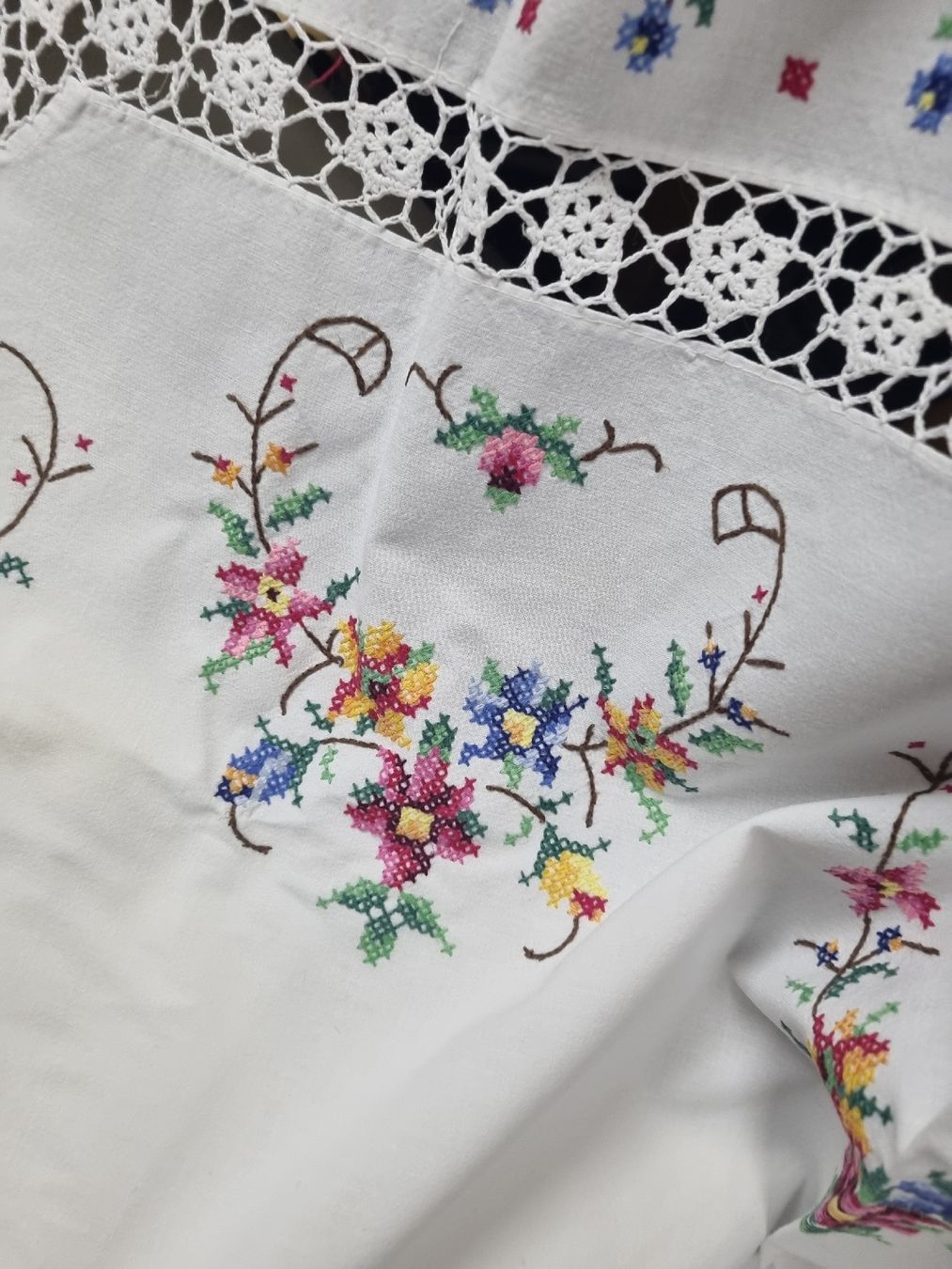 Set di tavolo e panche: 2 tischdecken vintage top – Usato da Ostermundigen venduto da vintage60 1