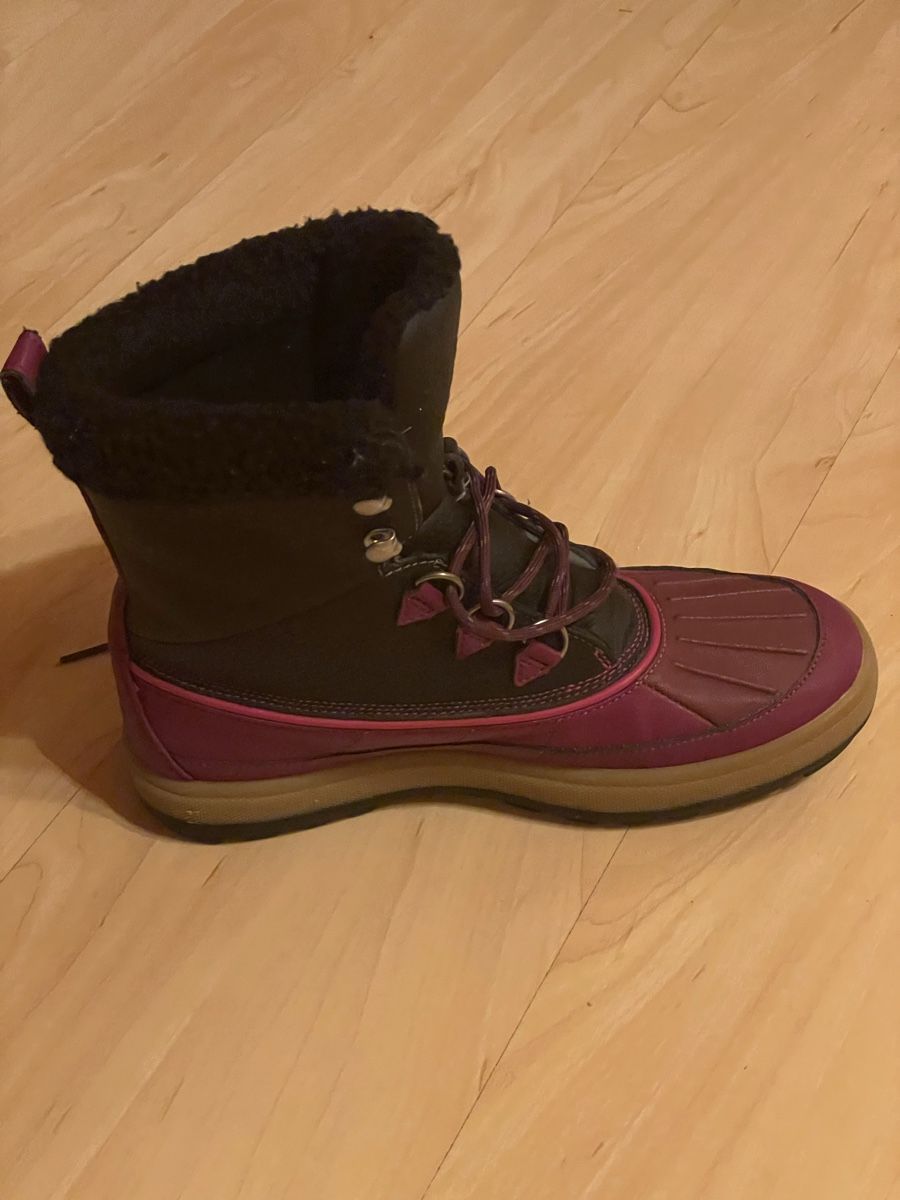 Nike Scarpe da donna: Neue Nike Winterstiefel Gr.40 – Nuovo (secondo la descrizione) da Corcelles NE venduto da gingerbrain 4