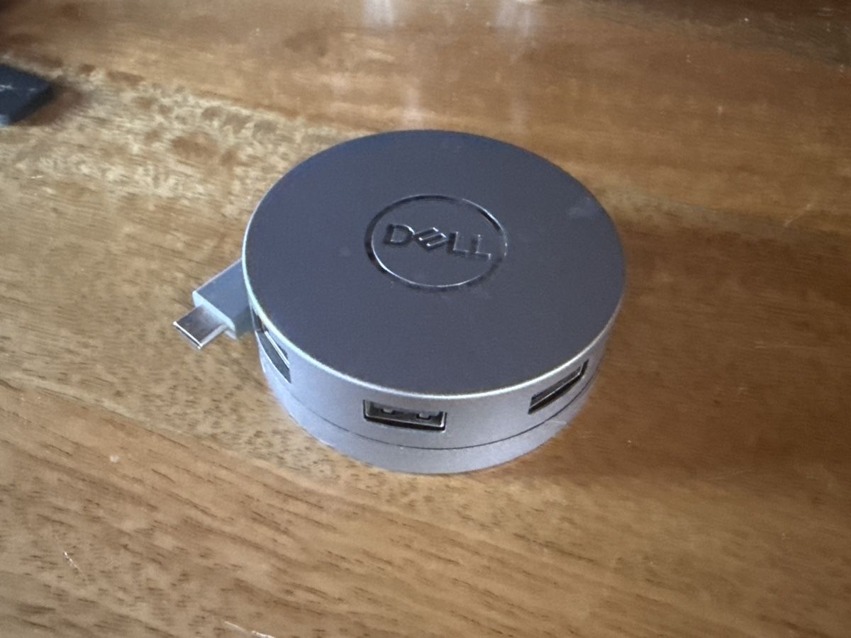Dell Unità & Adattatore: Dell DA310 USB-C Mobile Adapter – Usato da Suen (St-Martin) venduto da Tildi01