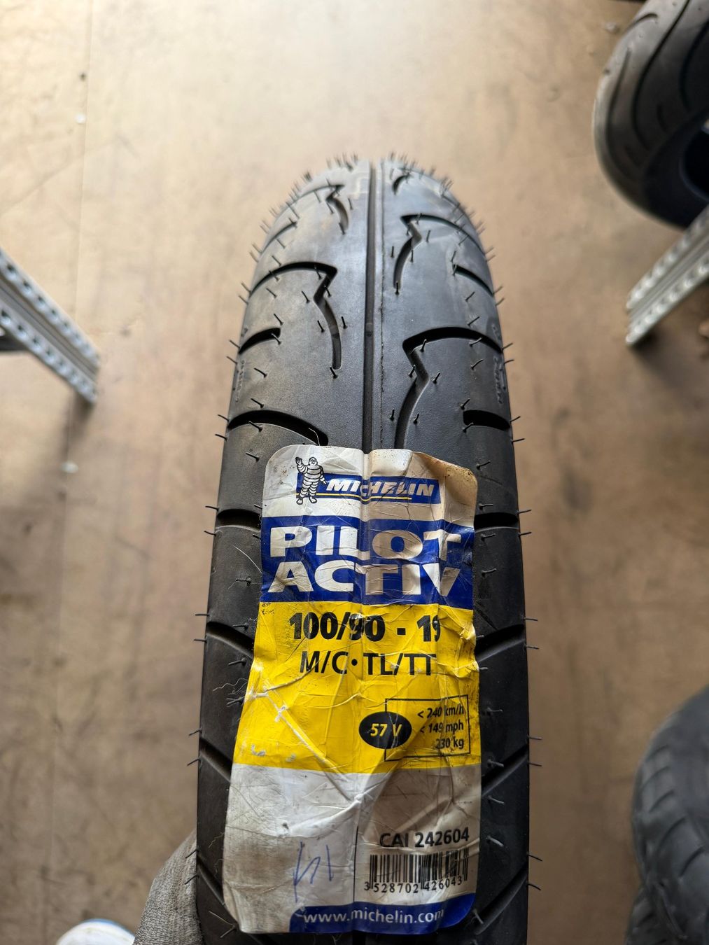 Michelin Pneumatici & Ruote complete: Michelin Pilot Activ 100/90-19 57V DOT2514 – Nuovo (secondo la descrizione) da Otelfingen venduto da ccracing
