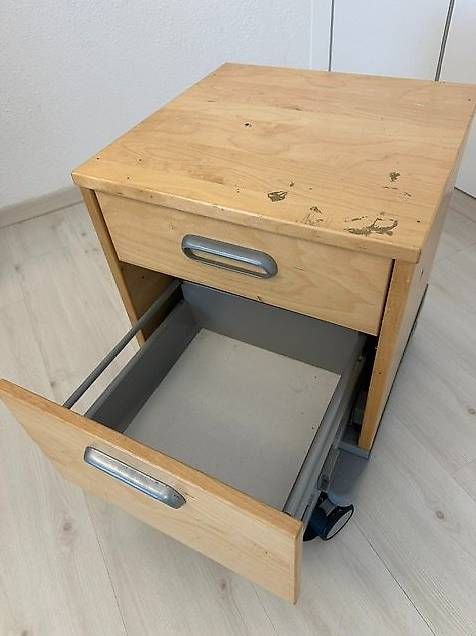 Cassettiere: Büromöbel mit Schubladen – Usato da Wettswil venduto da car_2j6z 1