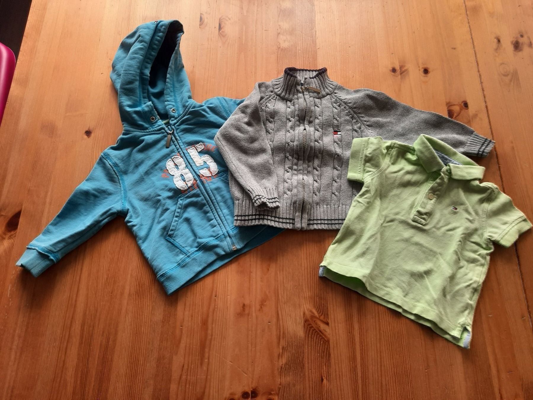 Lotti & Set di vestiti: Tommy Hilfiger Set 74/80 – Usato da Aesch BL venduto da ChezToKa