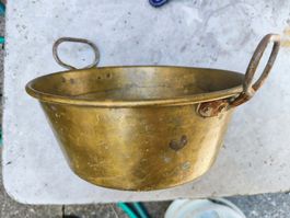 Kupfertopf mit Henkeln