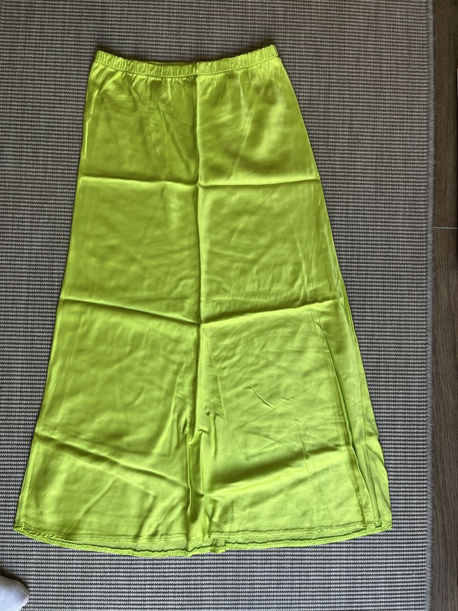 Gonne: Jupe longue verte en satin, Taille S – Usato da Hauterive NE venduto da Lipal