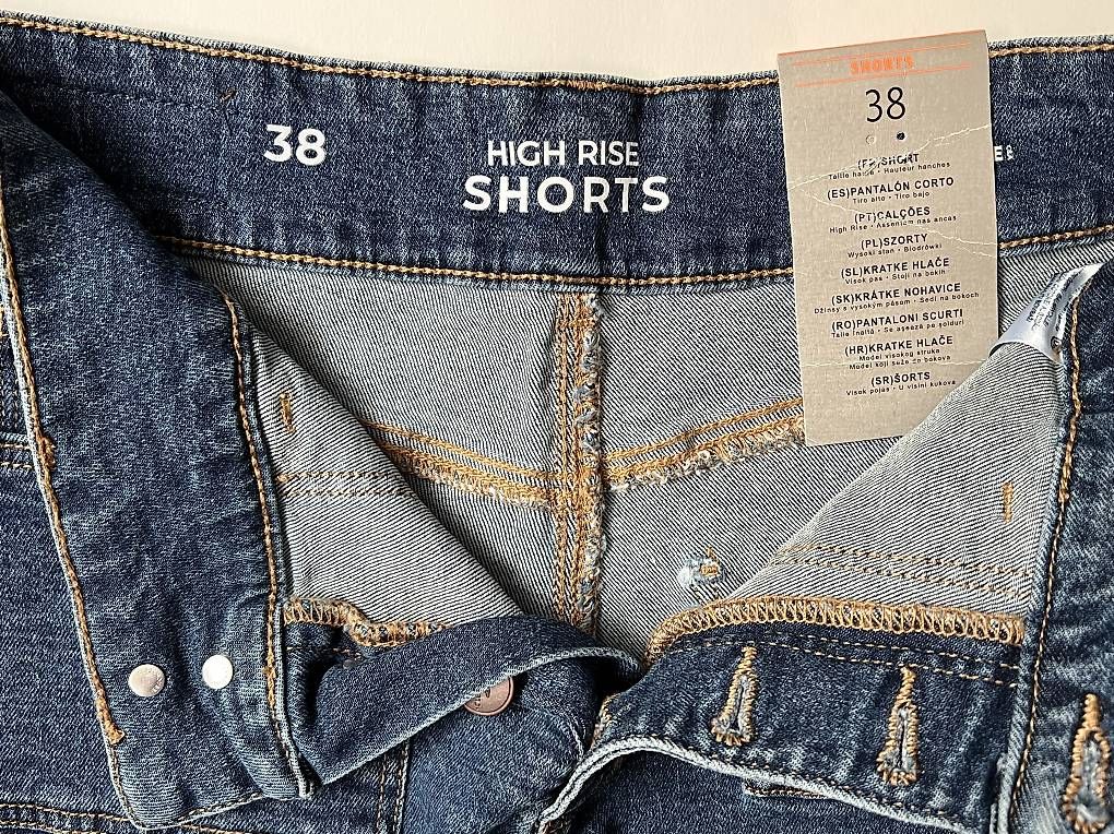 Jeans: High rise Jeansshorts – Usato da Wädenswil venduto da esp_z8tb 1
