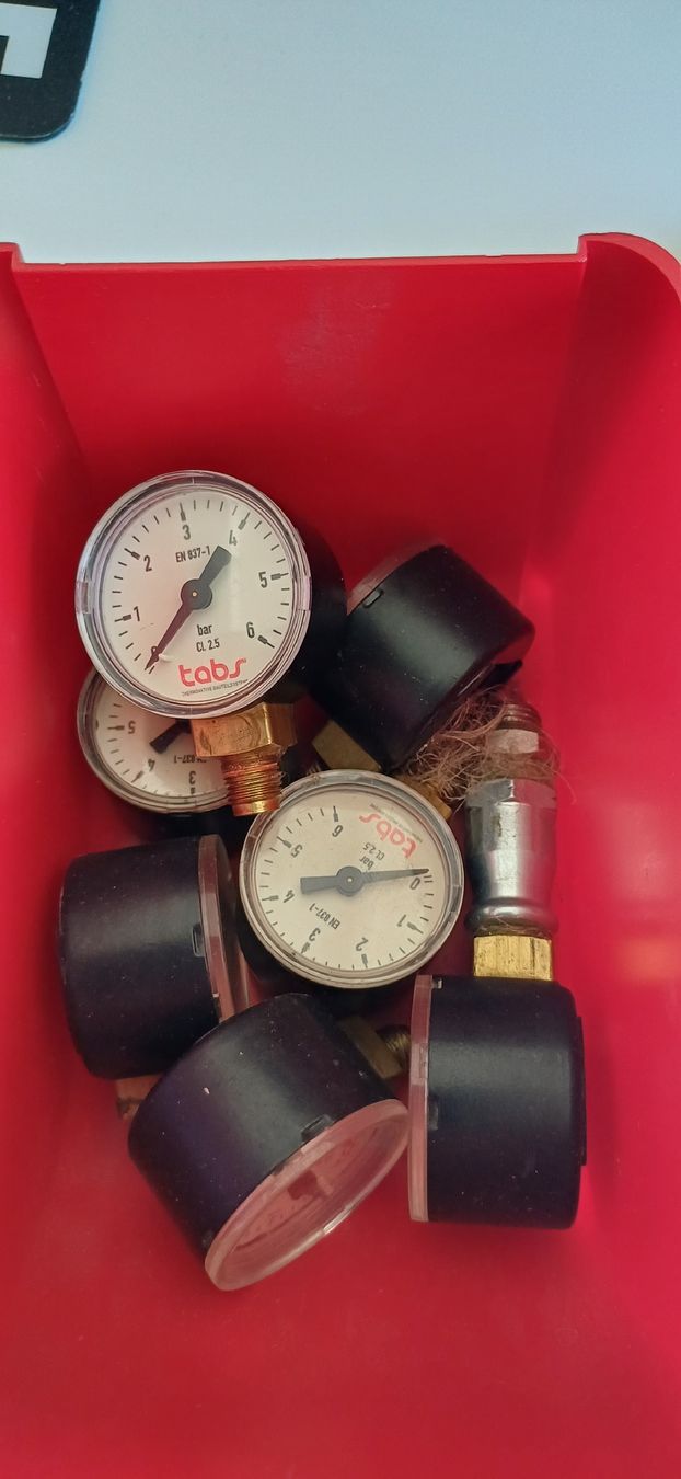 Messen: 7 gebrauchte TABS Manometer 0-6 bar – Gebraucht aus Alpnach Dorf von jkp_k62jg 1