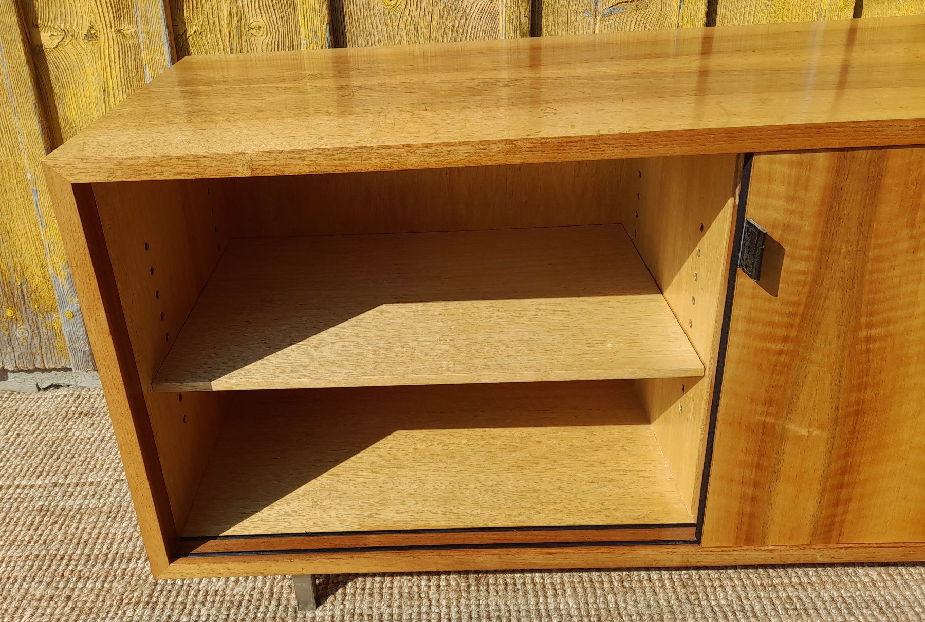 Cassettiere: Florence Knoll Sideboard Nussbaum – Usato da Haslen AI venduto da Vintagelix 3