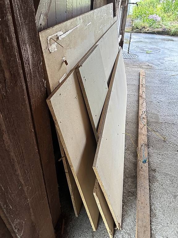 Articoli in legno: Holzplatten – Usato da Knutwil venduto da Momon