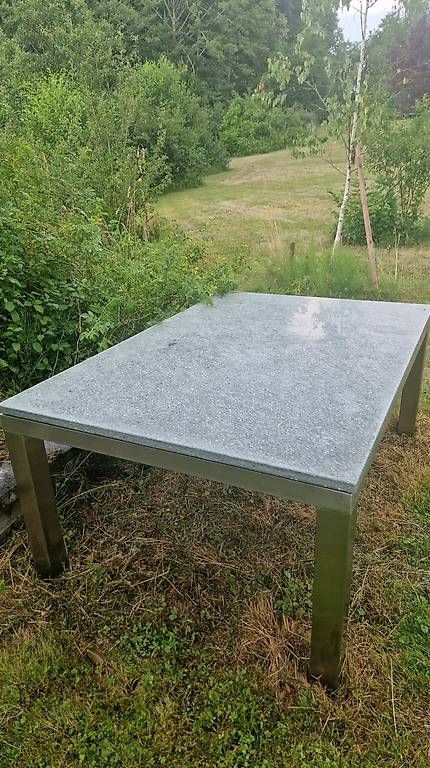 Tavoli: Granit Tisch – Usato da Schlatt TG venduto da Amaresto 2