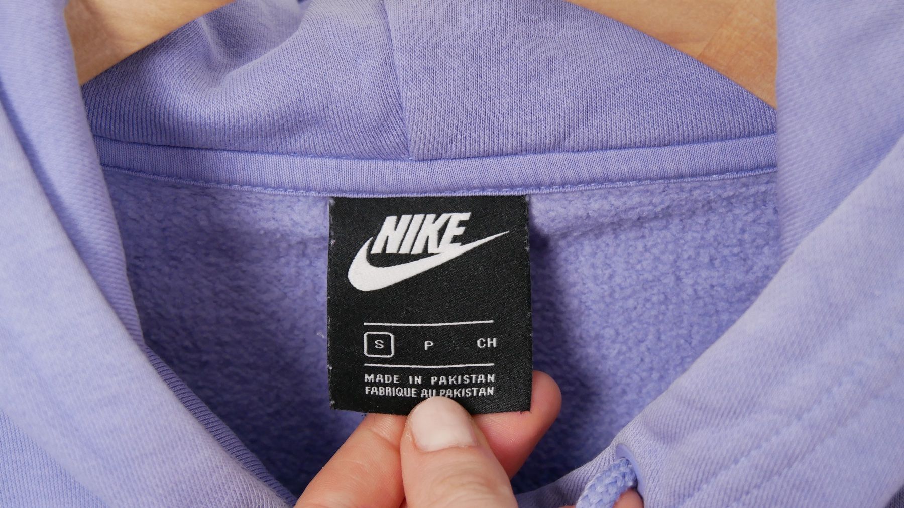 Nike Maglioni & Felpe: Nike Pullover lila violett Hoodie Kaputzenpullover Sweater – Nuovo (secondo la descrizione) da Zürich venduto da julia_vina 1
