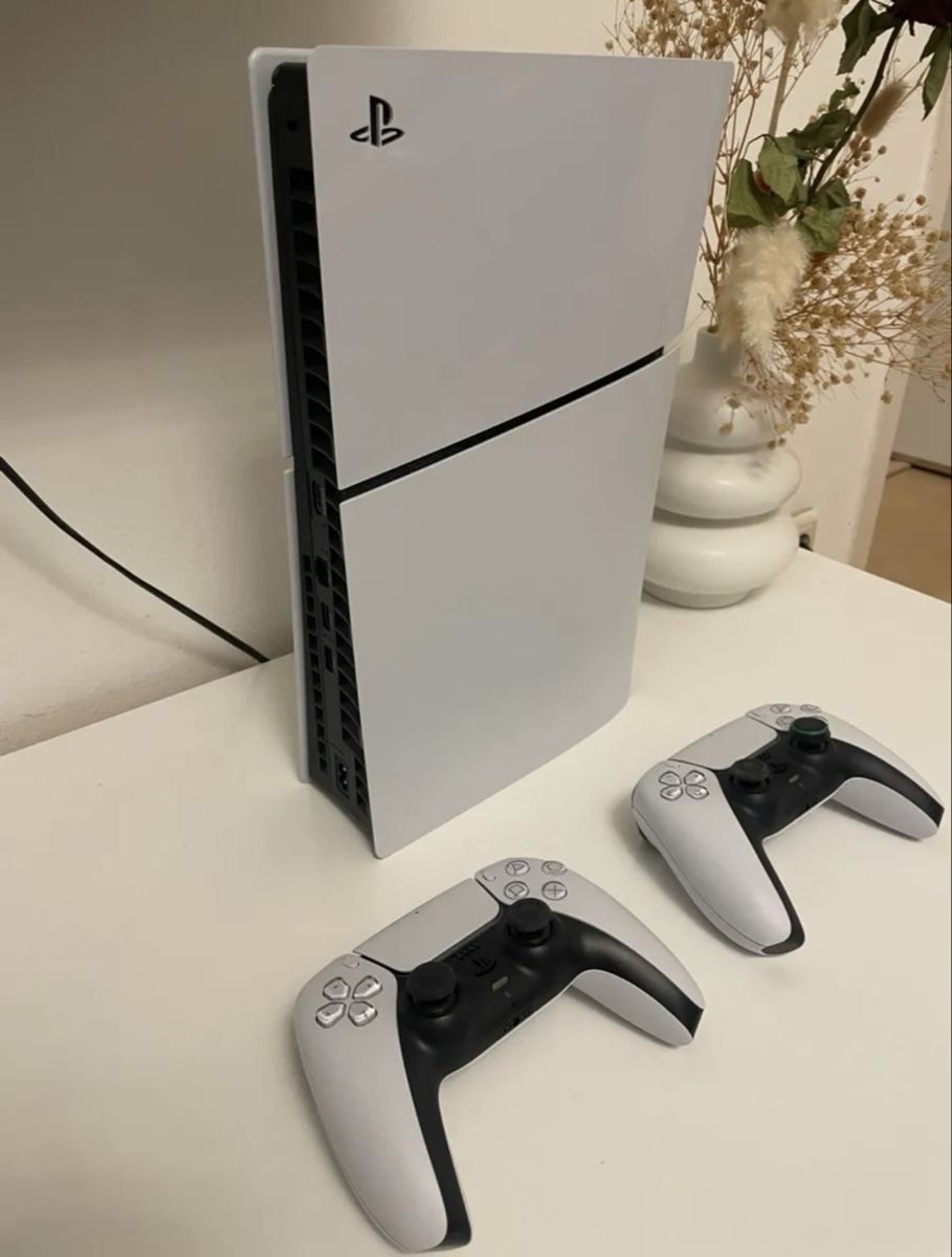 Sony Console: Playstation 5 Digital edition inkl 2 Controller  – Nuovo (secondo la descrizione) da Wildhaus venduto da lst_n58m 1
