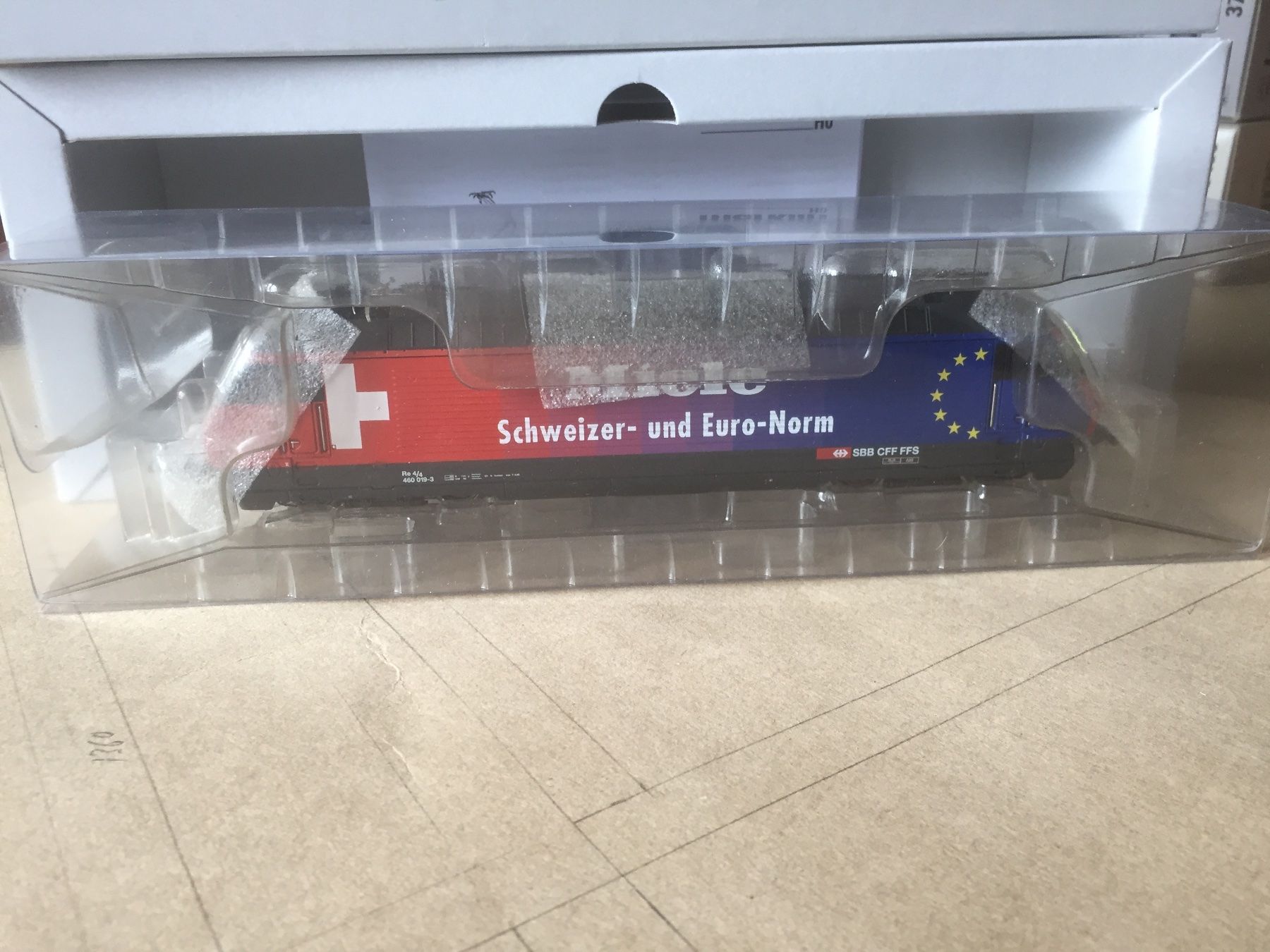 Märklin Modellini di ferrovie: Märklin Re460 Miele Sound – Nuovo e nell'imballaggio originale da Mont Tramelan venduto da Oktober1958